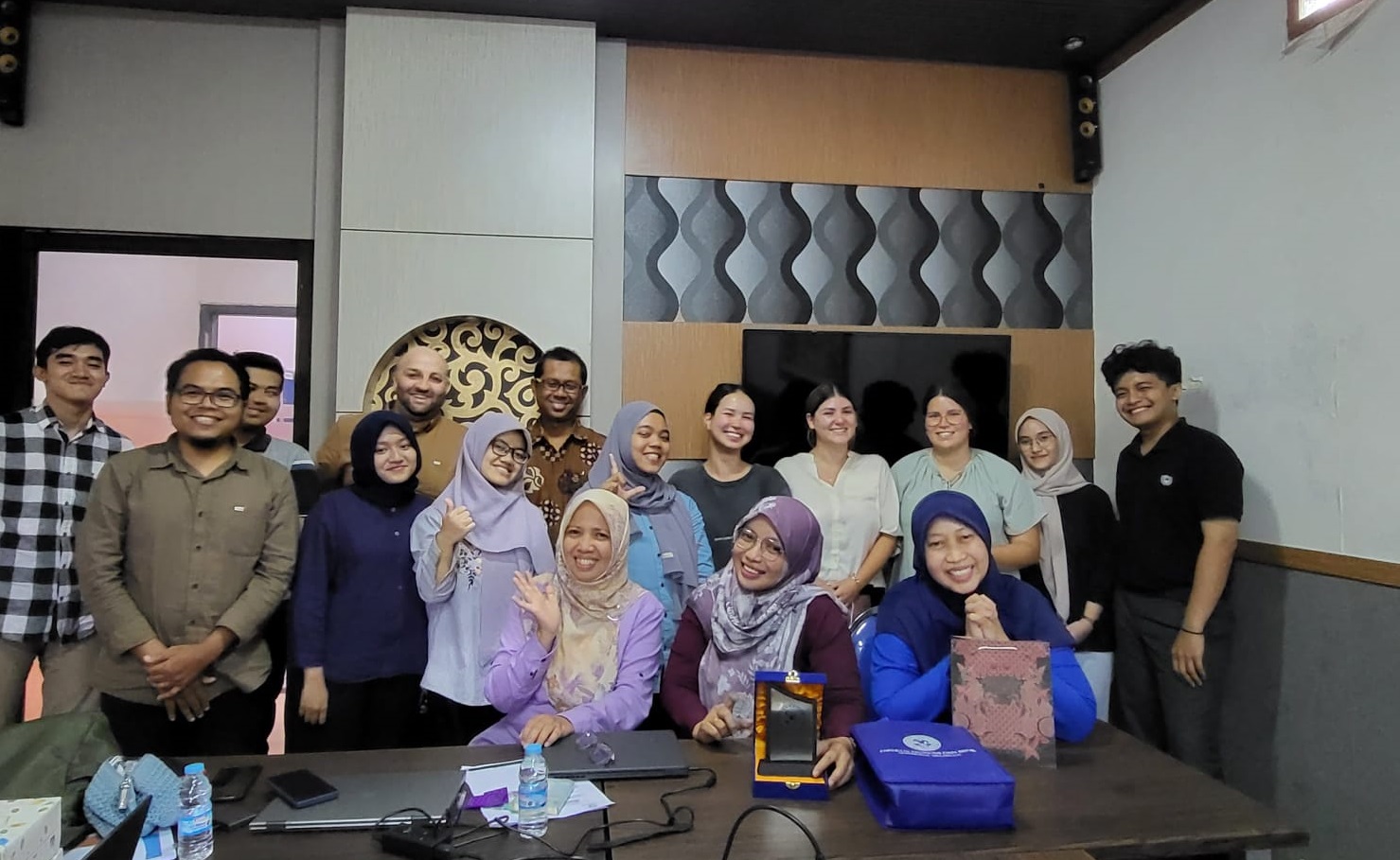 Collab with Faculty of Economics and Business Universitas Airlangga in ``Student Inbound Program with Constructor University Bremen, Germany``, August 15th, 2023